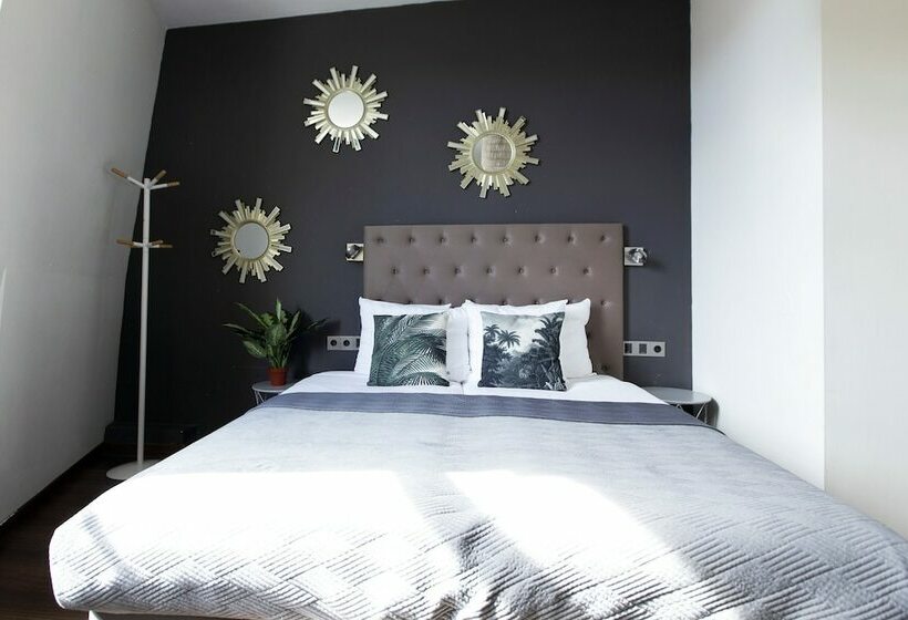 اتاق استاندارد سه تخته با چشم‌انداز, Quentin Amsterdam