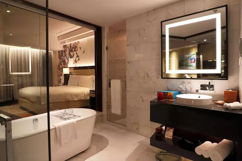 سوئیت جونیور با تخت بزرگ, Renaissance Beijing Capital