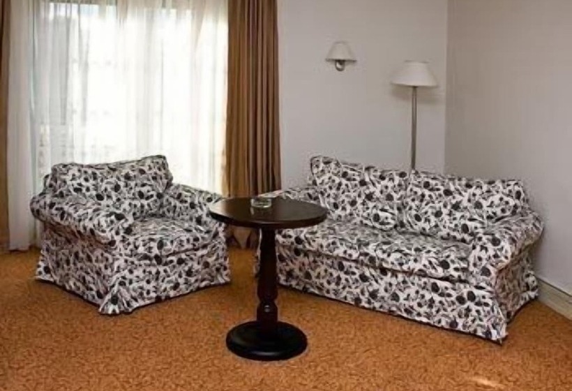 سوییت جونیور, Usadba