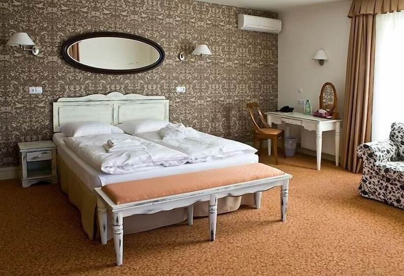 سوییت جونیور, Usadba