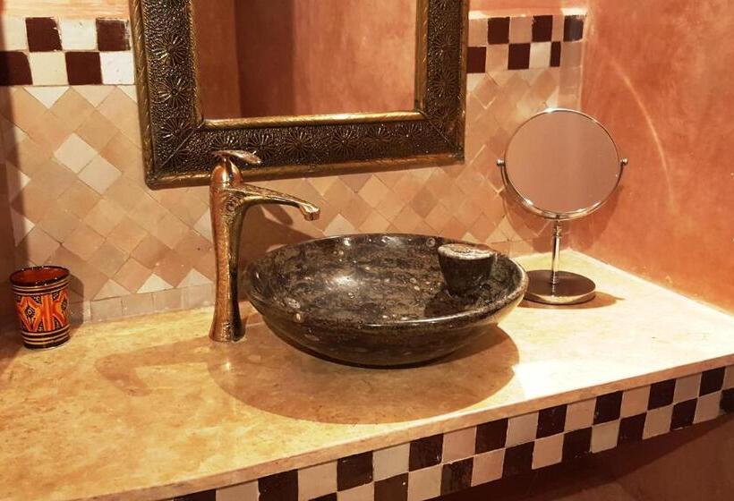 سوییت, Riad Africa