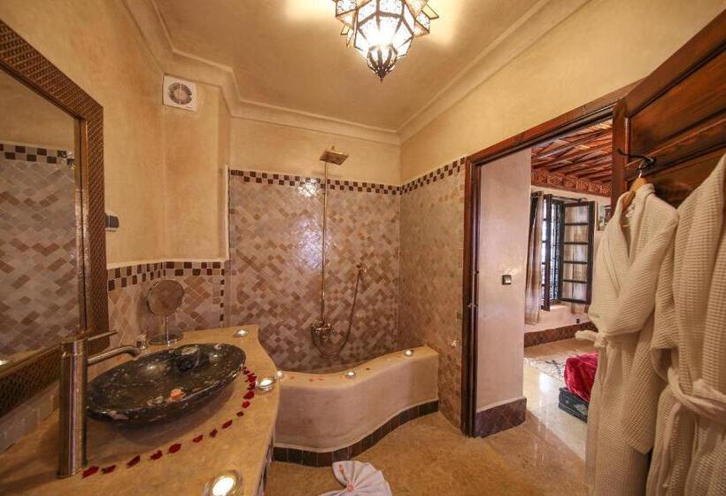 سوییت جونیور, Riad Africa