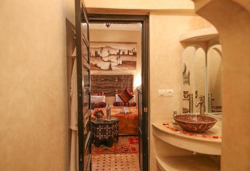 اتاق سوپریور, Riad Africa