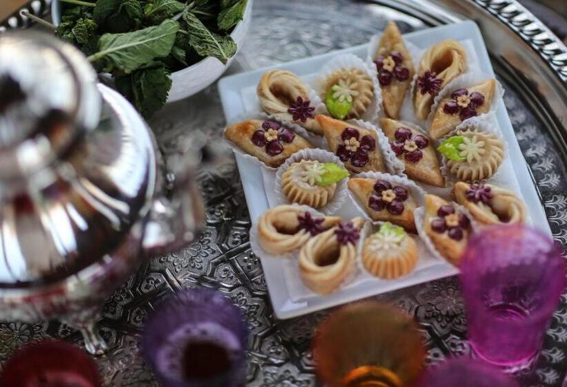 اتاق اکونومی یک تخته, Riad Africa