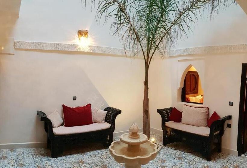 خانه 1 خوابه, Riad Africa