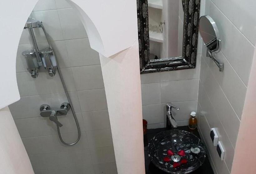 خانه 1 خوابه, Riad Africa