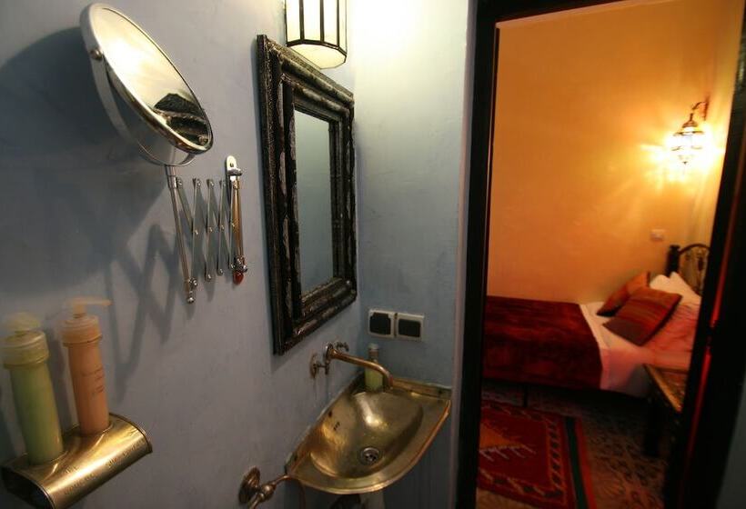 اتاق اکونومی یک تخته, Riad Africa