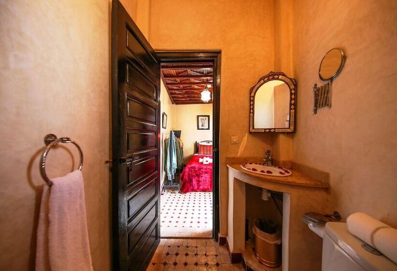 اتاق اکونومی یک تخته, Riad Africa
