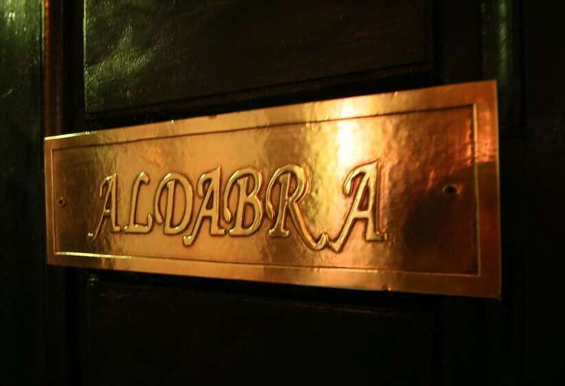 اتاق اکونومی یک تخته, Riad Africa