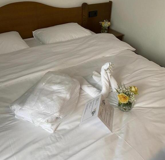 Номер Стандарт, Goldene Rose