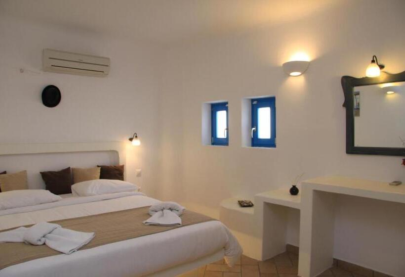 سوییت با چشمانداز استخر, Seaside By Manos