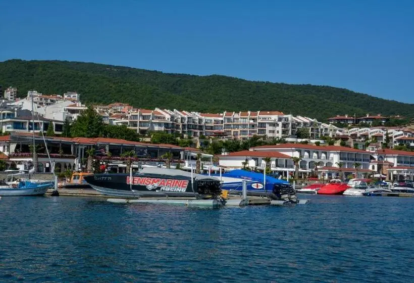 آپارتمان 1 خوابه با چشم‌انداز دریا, Olymp Apart Complex