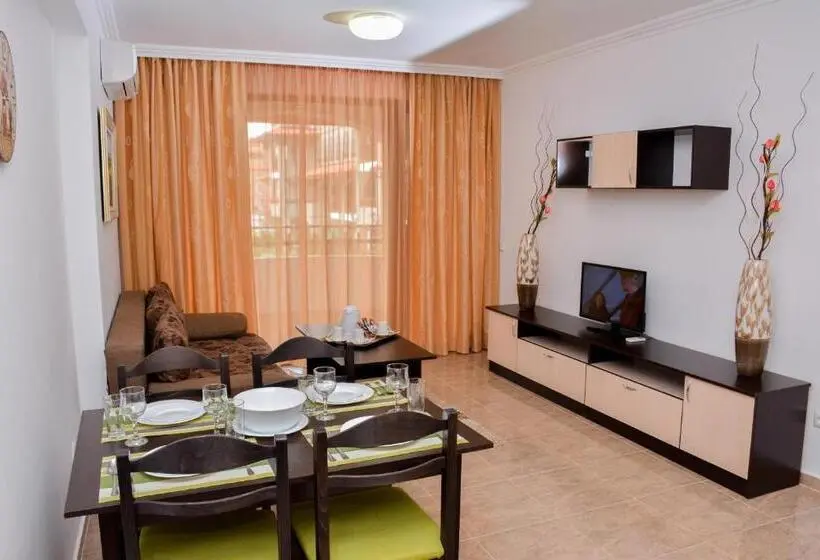 آپارتمان 1 خوابه با چشم‌انداز استخر, Olymp Apart Complex