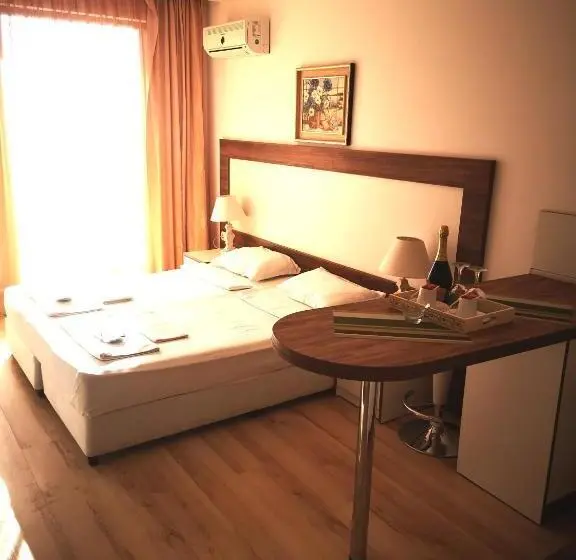 اتاق لوکس با چشم‌انداز دریا, Olymp Apart Complex