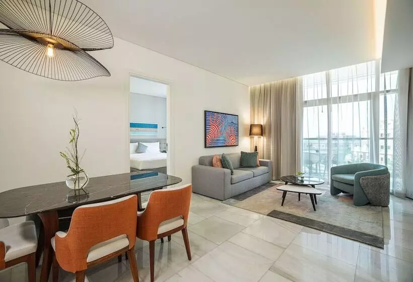 سوییت با چشم‌انداز دریا, Th8 Palm Dubai Beach Resort Vignette Collection, An Ihg
