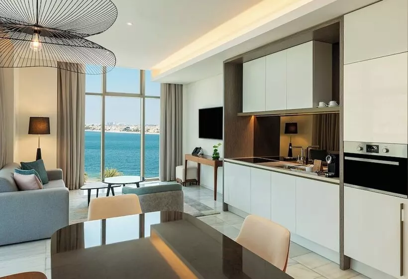 سوییت با چشم‌انداز دریا, Th8 Palm Dubai Beach Resort Vignette Collection, An Ihg