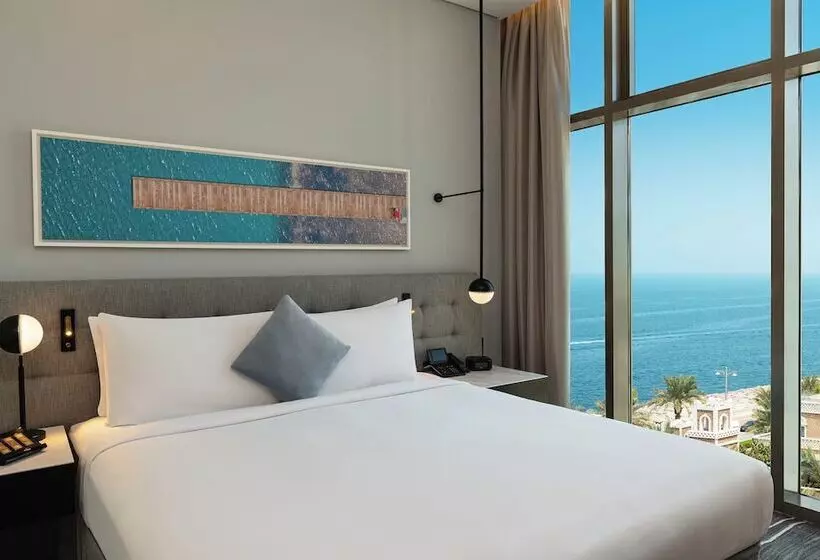 سوئیت خانواده 2 خوابه, Th8 Palm Dubai Beach Resort Vignette Collection, An Ihg