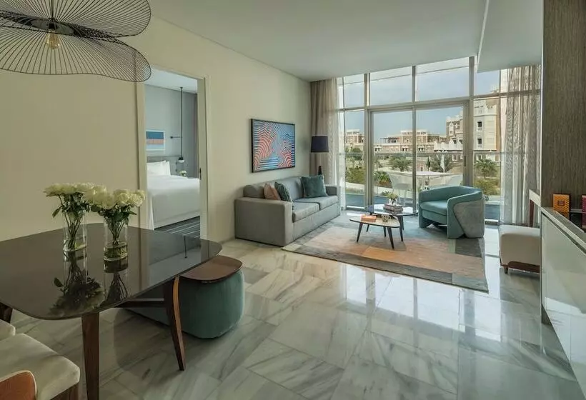 سوییت با چشم‌انداز دریا, Th8 Palm Dubai Beach Resort Vignette Collection, An Ihg