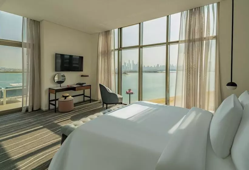 سوییت با چشم‌انداز دریا, Th8 Palm Dubai Beach Resort Vignette Collection, An Ihg