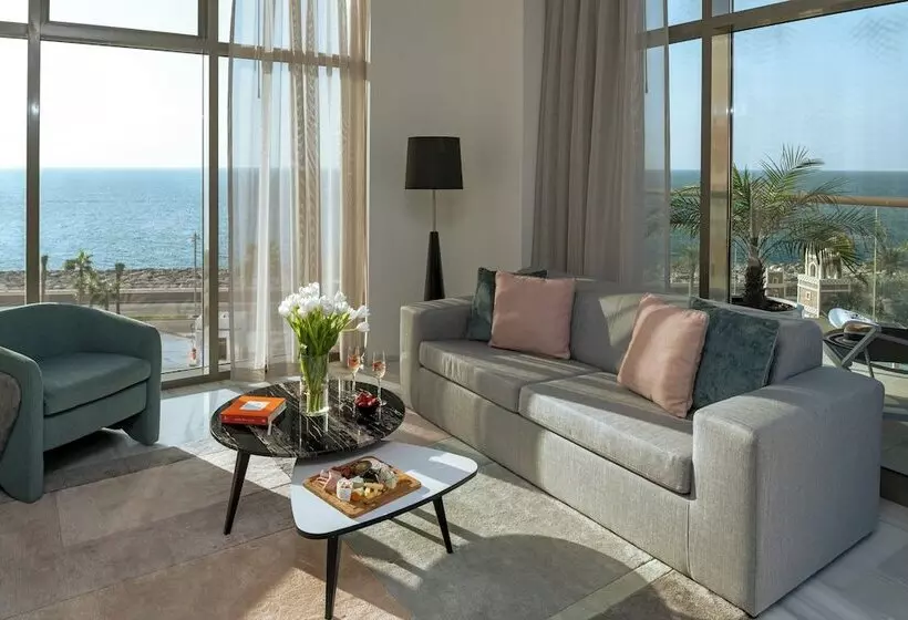 سوییت با چشم‌انداز دریا, Th8 Palm Dubai Beach Resort Vignette Collection, An Ihg