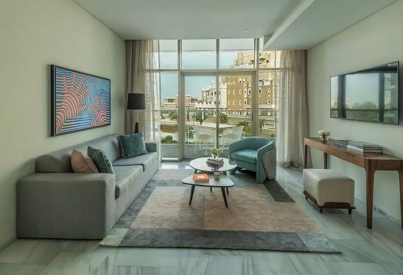 سوییت با چشم‌انداز دریا, Th8 Palm Dubai Beach Resort Vignette Collection, An Ihg