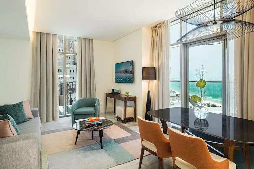 سوئیت خانواده 2 خوابه, Th8 Palm Dubai Beach Resort Vignette Collection, An Ihg