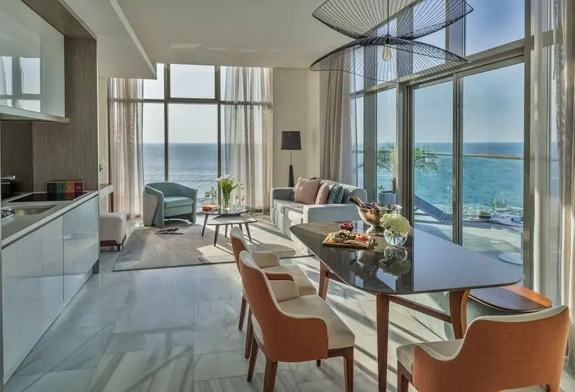 سوئیت خانواده 2 خوابه, Th8 Palm Dubai Beach Resort Vignette Collection, An Ihg