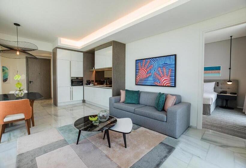 سوئیت با بالکن, Th8 Palm Dubai Beach Resort Vignette Collection, An Ihg