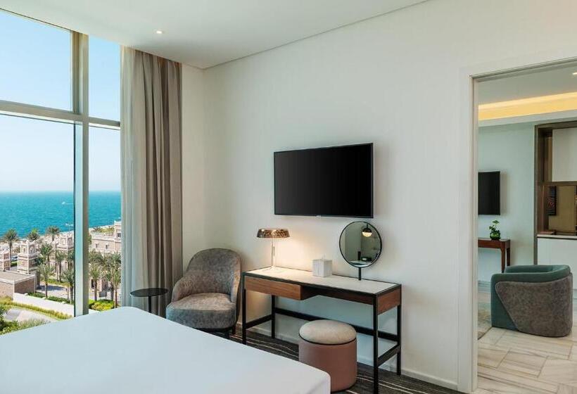 سوییت با چشمانداز دریا, Th8 Palm Dubai Beach Resort Vignette Collection, An Ihg