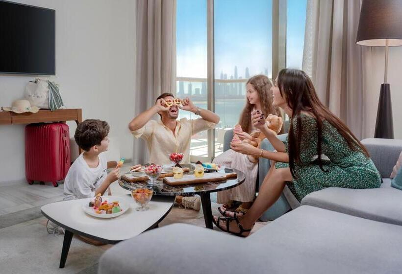 سوییت خانوادگی, Th8 Palm Dubai Beach Resort Vignette Collection, An Ihg