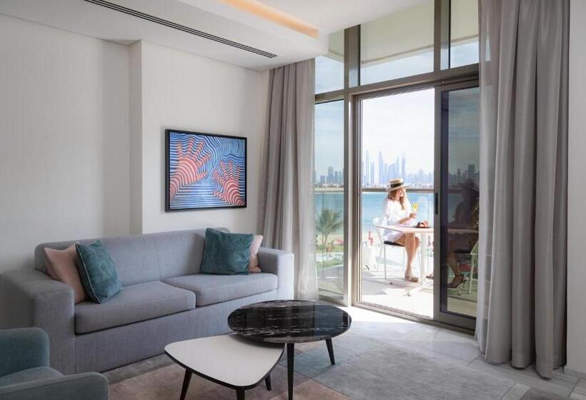 سوییت خانوادگی, Th8 Palm Dubai Beach Resort Vignette Collection, An Ihg