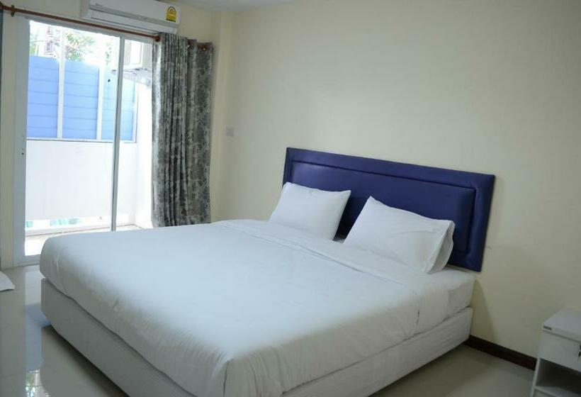 חדר דלוקס, Tulip Place