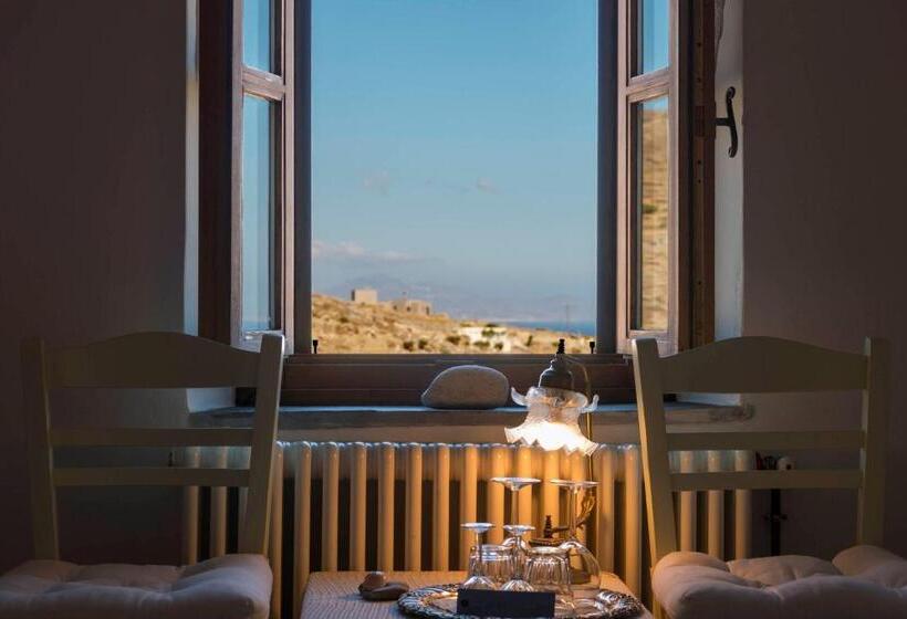 اتاق راحتی با چشم‌انداز دریا, Wind Tales