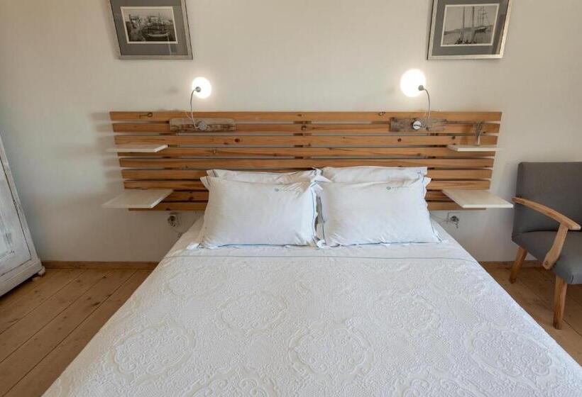 اتاق راحتی با چشم‌انداز دریا, Wind Tales