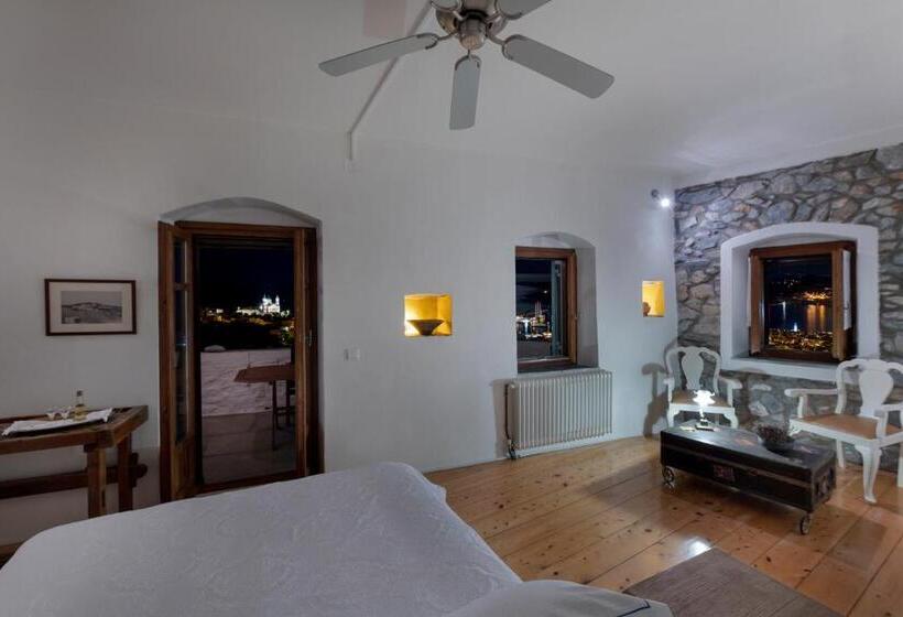 اتاق لوکس, Wind Tales