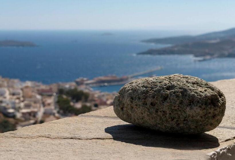 اتاق لوکس, Wind Tales