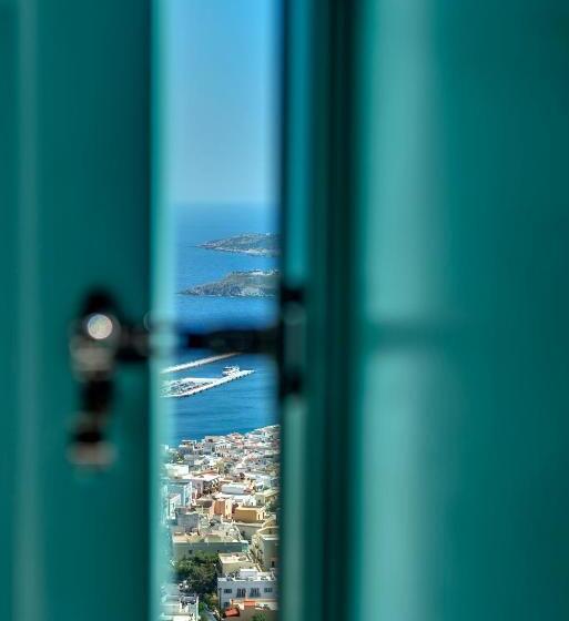 اتاق لوکس با چشم‌انداز, Wind Tales