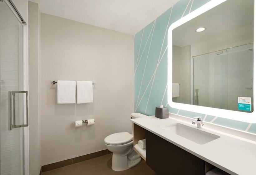 Номер Стандарт 2 Двуспальные Кровати, Avid Hotels Hays, An Ihg