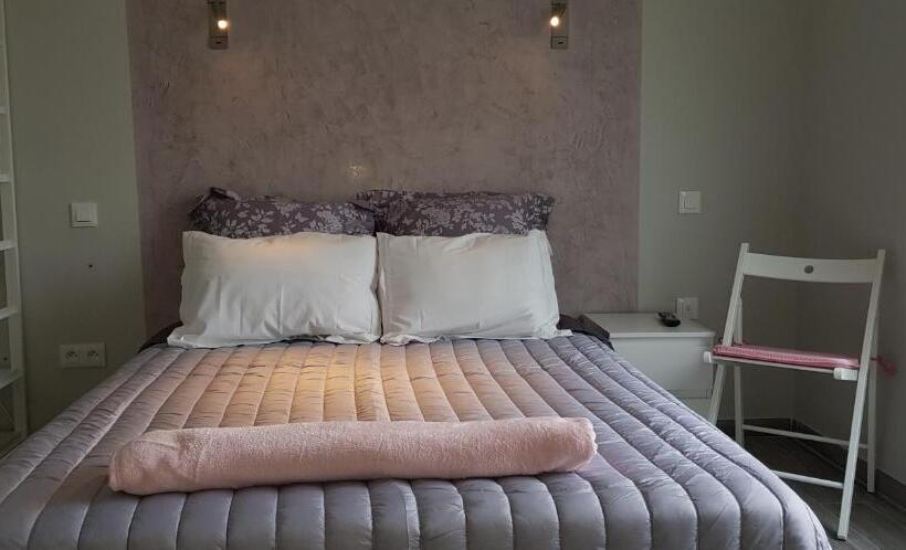 Номер Стандарт Адаптированный для Инвалидов, Le Merle Blanc Louchats