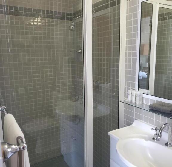 اتاق استاندارد, Roydons Motor Inn