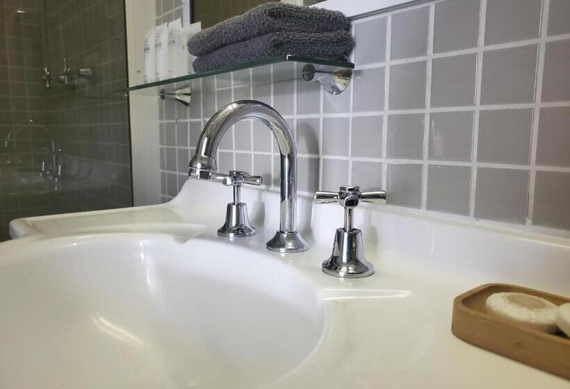 اتاق استاندارد, Roydons Motor Inn