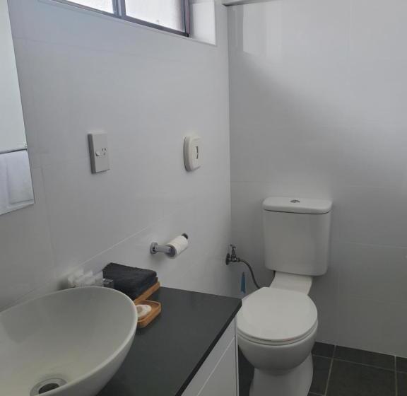 اتاق سوپریور با تخت دو نفره بزرگ, Roydons Motor Inn