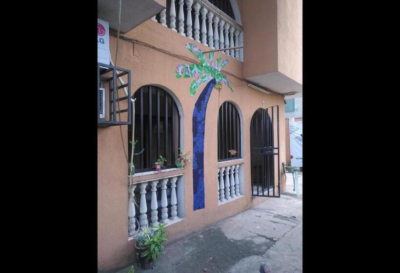 スタンダードトリプルルーム, Room In House The Village Apartments, Gbagada O9o98o58ooo