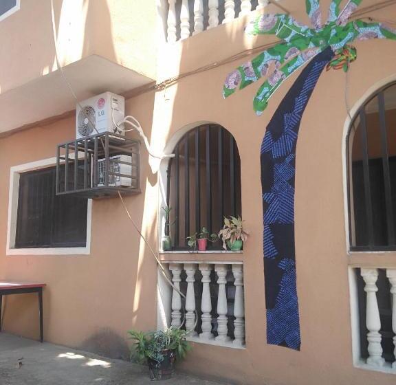 スタンダードトリプルルーム, Room In House The Village Apartments, Gbagada O9o98o58ooo