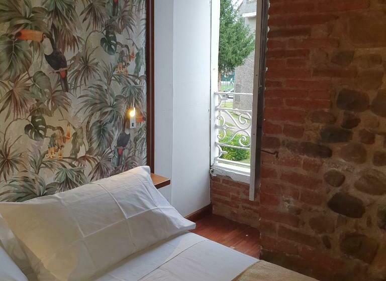 غرفة قياسية رباعية, Ermita 1883