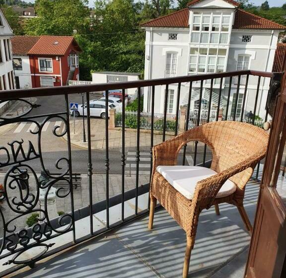 غرفة قياسية مزوَّدة بشُرفة, Ermita 1883