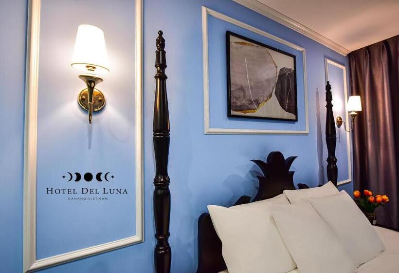 اتاق لوکس با چشم‌انداز شهر, Del Luna Boutique