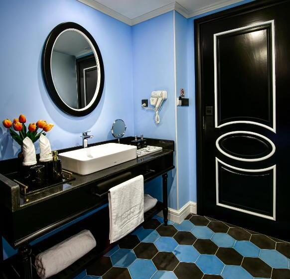 اتاق لوکس با چشم‌انداز شهر, Del Luna Boutique