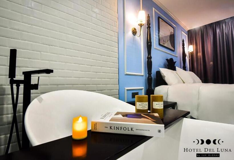 اتاق لوکس با چشم‌انداز شهر, Del Luna Boutique