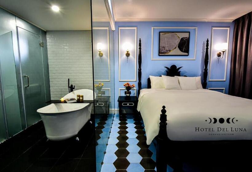 اتاق لوکس با چشم‌انداز شهر, Del Luna Boutique